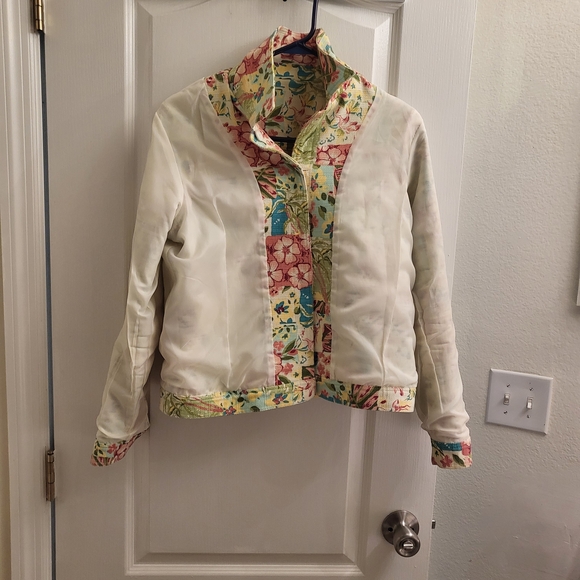 Coldwater Creek Multicolor Floral Jean Jacket Pre-own - Picture 3 of 6